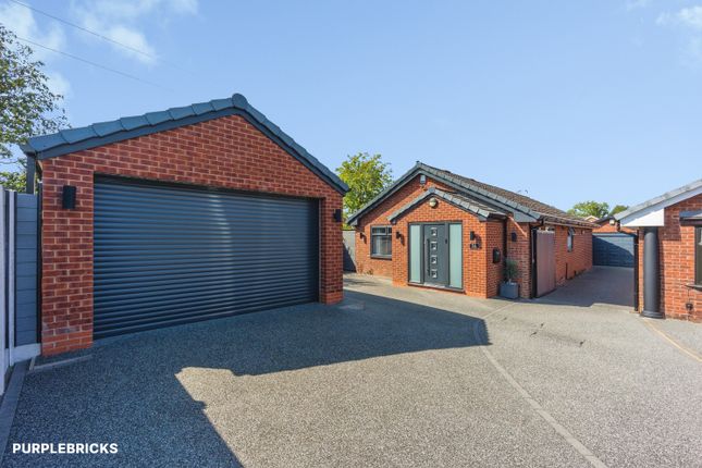 16, St. Asaphs Drive, Ashton-under-Lyne photo 2
