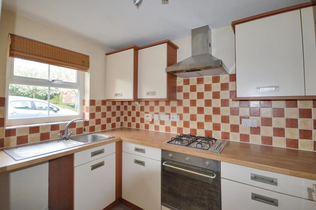 9, Chater Close, Ashford photo 4
