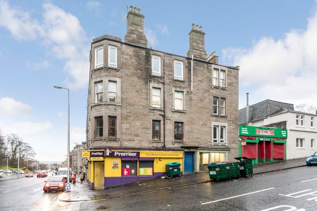 Flat to rent in Cleghorn Street, West End, Dundee