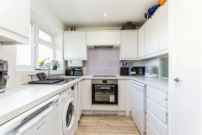 Thumbnail Flat for sale in Pampisford Road, South Croydon