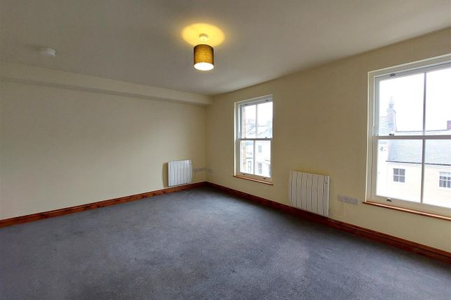 Flat 8, Taylor House, 48-49, Albemarle Crescent, Scarborough photo 3