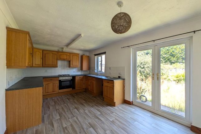 3 Highburrow Court Pool, Redruth photo 4