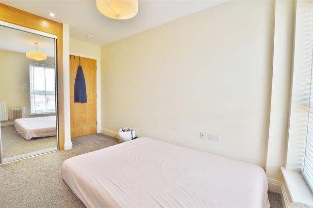 Flat for sale in Windsor Road, Slough