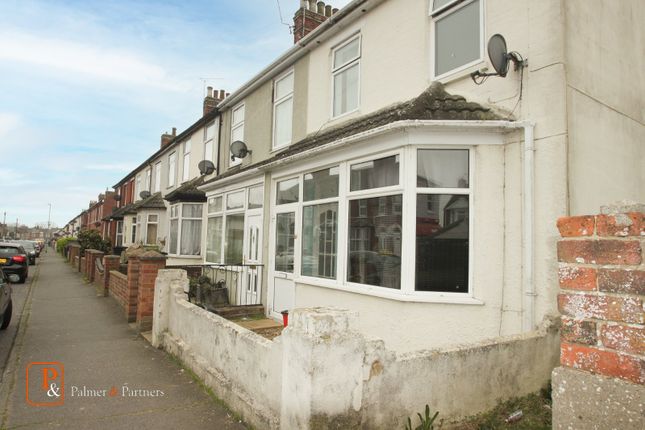 Thumbnail Detached house to rent in Manor Road, Dovercourt, Harwich, Essex