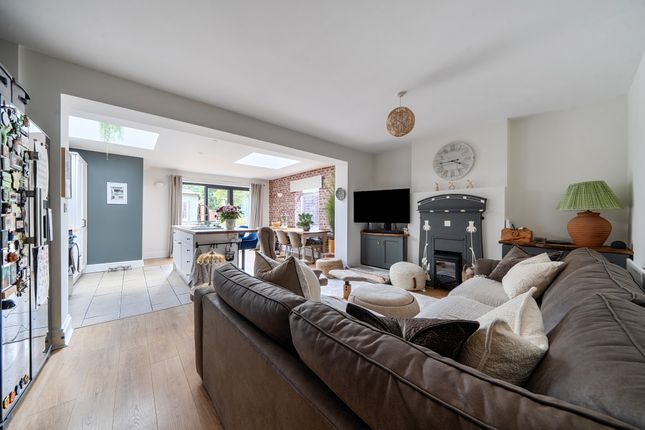 21, Cove Road, Farnborough photo 4