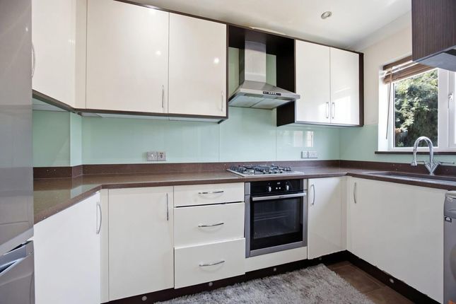 19, Hubbards Close, Hillingdon photo 4