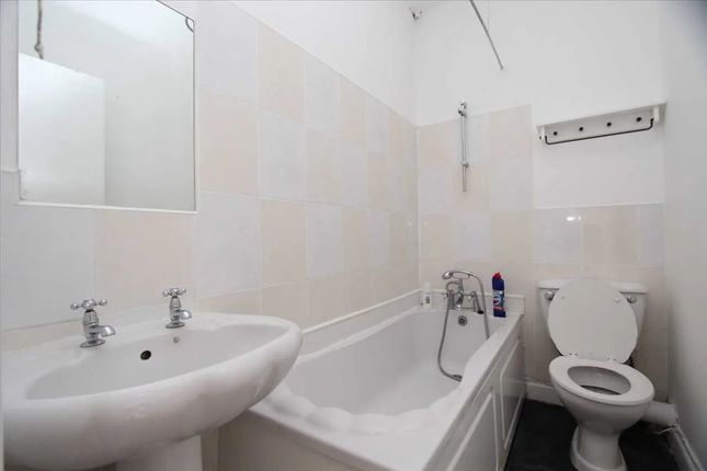 Flat for sale in Flat 3, 553 Old Kent Road, London