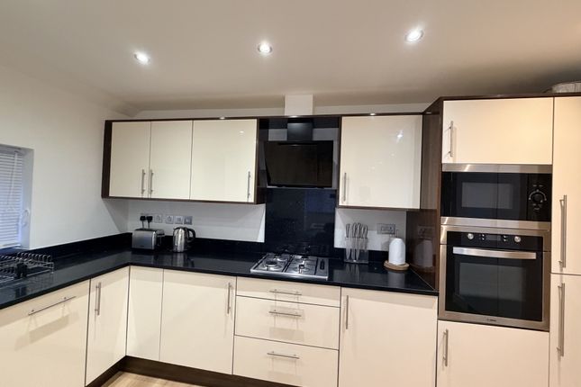 Flat 3 Flat 3,, 540 Uxbridge Road, Pinner photo 2