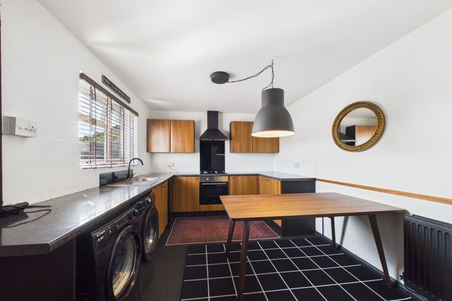 21 Thirlmere Road, Cheltenham photo 2