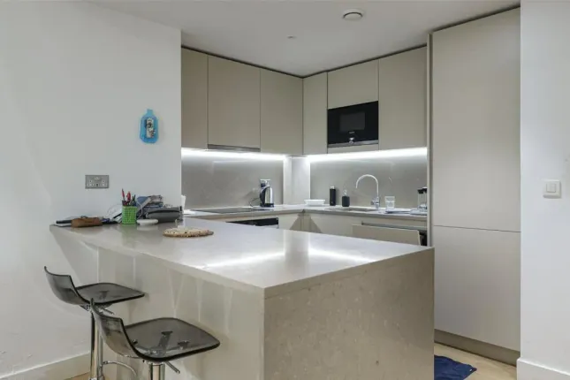 1-bed flat on Vaughan Way, London, £599,000