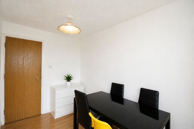 Perivale, Greenford photo 2