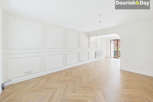 11 Wootton Drive, Stafford photo 3