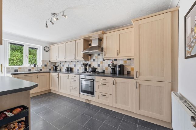 30 Stoneacre Rise, Sheffield photo 2