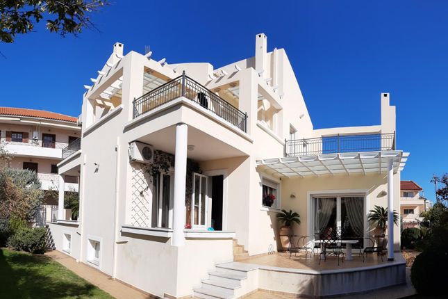Villa for sale in Thrakomakedones, Greece