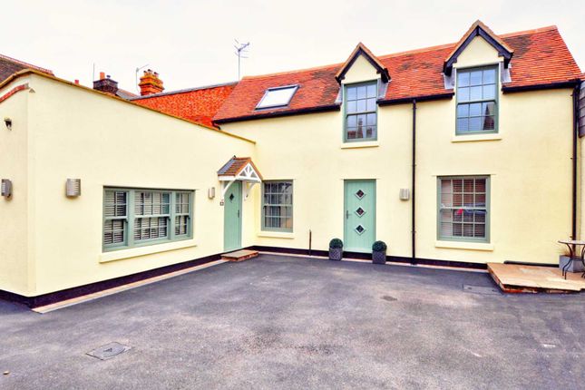 Thumbnail Semi-detached house for sale in Reading Road, Henley-On-Thames