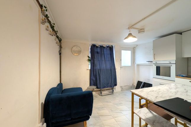 24a, North Street, Ashford photo 4