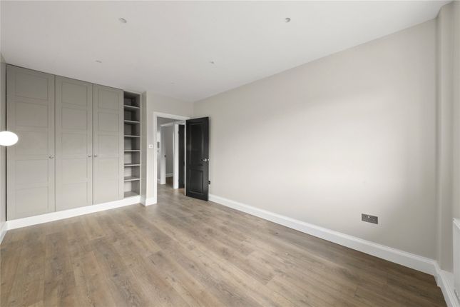 12B,, New Pond Parade, Ruislip photo 3