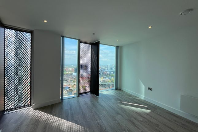 Thumbnail Flat for sale in Silvercroft Street, Manchester