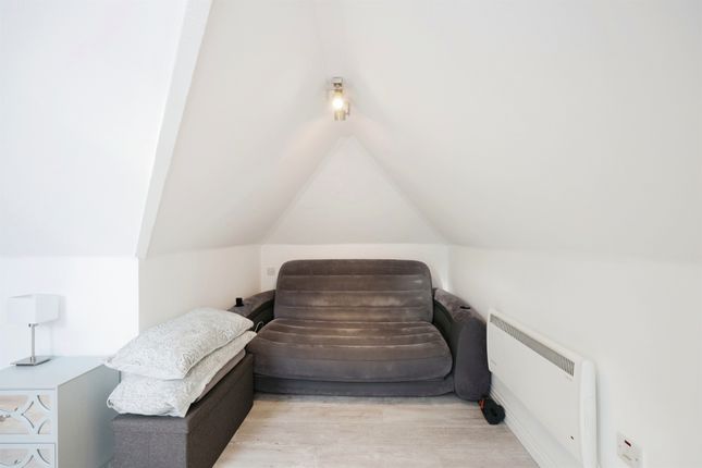 Flat 7, Copsham House, 53, Broad Street, Chesham photo 3