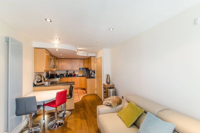 Thumbnail Flat to rent in Millharbour, Canary Wharf, London