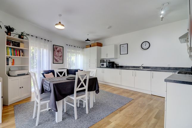 101 Romero Court,, Olympic Way, Buckinghamshire photo 2