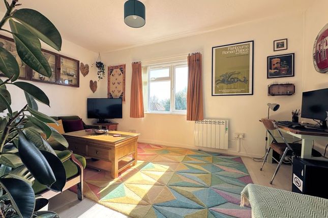 236a, White Hart Lane, Fareham photo 2