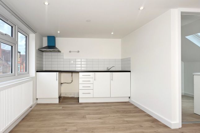 Flat 6, 2, Fransfield Grove, London photo 3