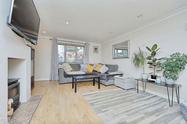 27, Hillside, Marham photo 4