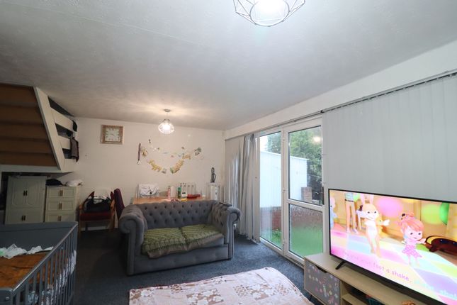 12 Cherry Close, Blackburn photo 3