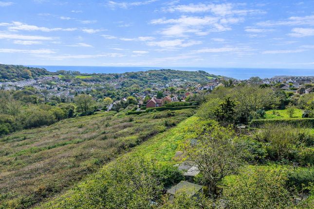 16, Fairlight Avenue, Hastings photo 2