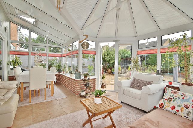 73b, Alvescot Road, Carterton photo 3