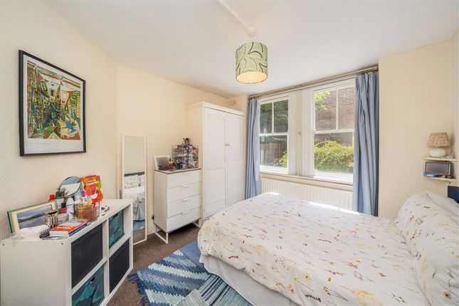 56, Weir Road, London photo 4