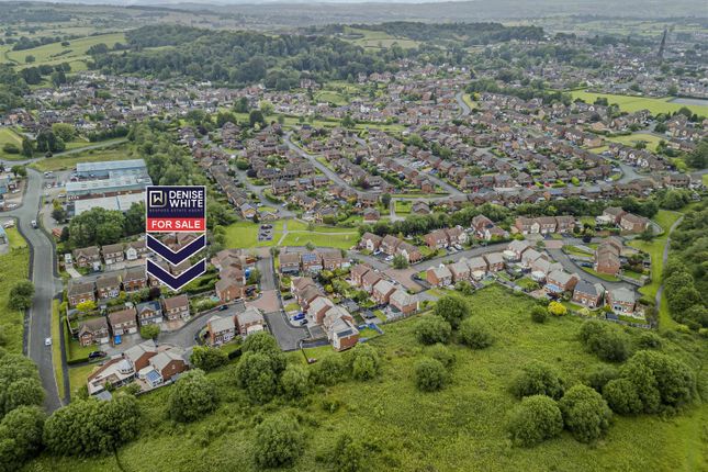 10, Balmoral Drive, Staffordshire photo 2