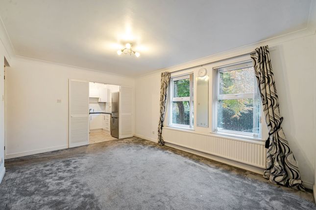 Flat 5 Ravenscourt, High Street, Harrogate, Harrogate photo 2
