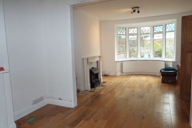 209, Gravesend photo 3