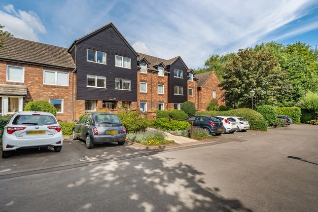 Flat for sale in Caldecott Road, Abingdon, Oxfordshire