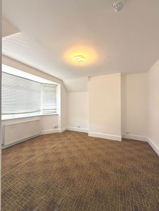 4, Thornton Avenue, West Drayton photo 5