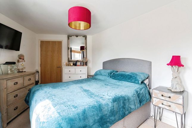 4, Cavell Court, Essex photo 4