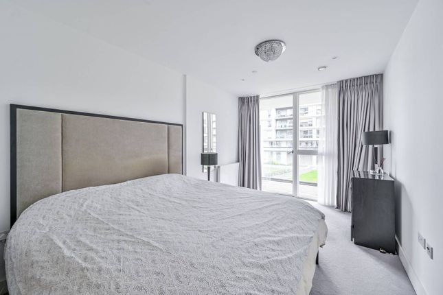Thumbnail Flat for sale in River Gardens, Greenwich, London