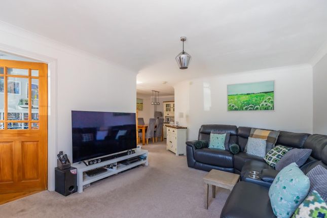 34, Clos Gwastir, Caerphilly photo 3