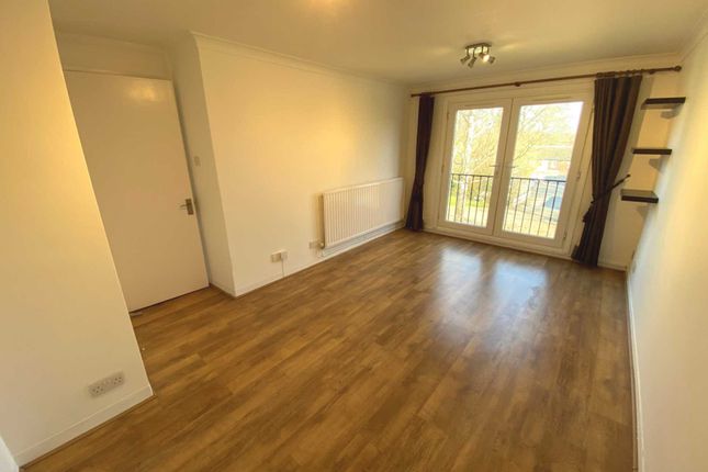 26, Scrubbitts Square, Radlett photo 2