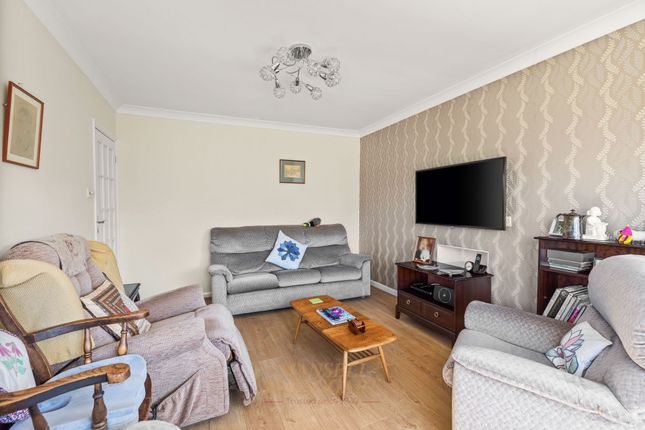 23 Garden Wood Road, East Grinstead photo 4