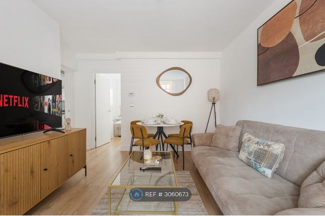 Flat, Sheridan Buildings Martlett Court, London photo 4