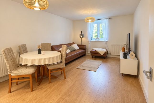 Beaufort Mews, Woking photo 3