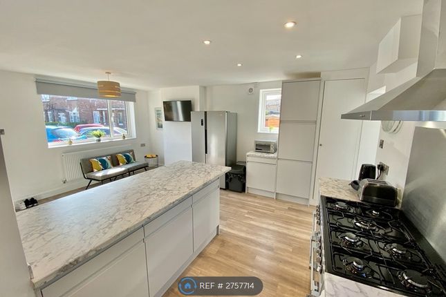 Laburnum Grove, Spalding photo 2