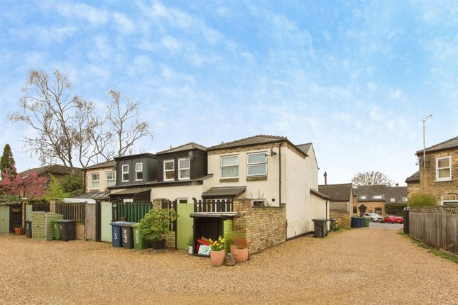 2-bed house on 3, Rose & Crown Yard, Cambridge, £270,000