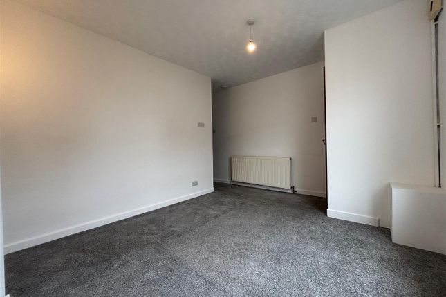130, Hunnyhill, Newport photo 4