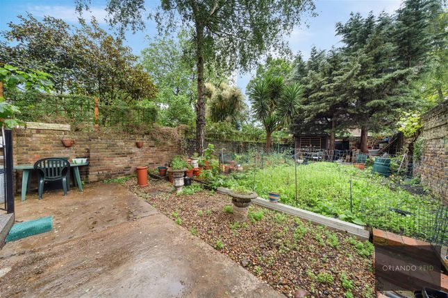 14 Albert Square Sw8 1BT-3.Jpg