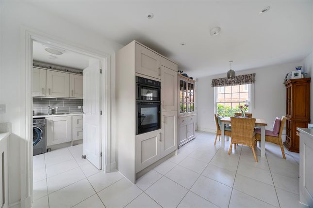 3, Francis Mews, Beaminster photo 4