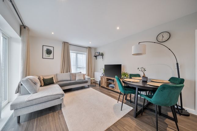 1374342-13-690893...